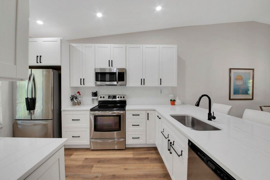 En Venta: $324,900 (2 camas, 2 baños, 1200 Pies cuadrados)