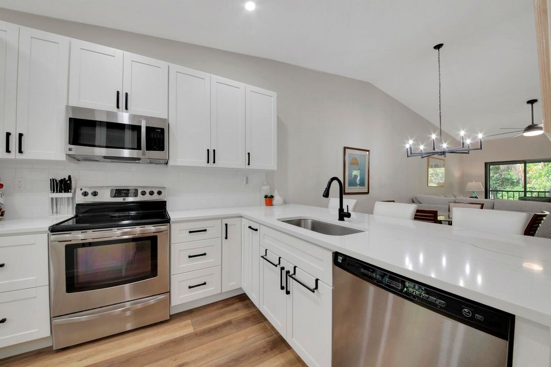 En Venta: $324,900 (2 camas, 2 baños, 1200 Pies cuadrados)