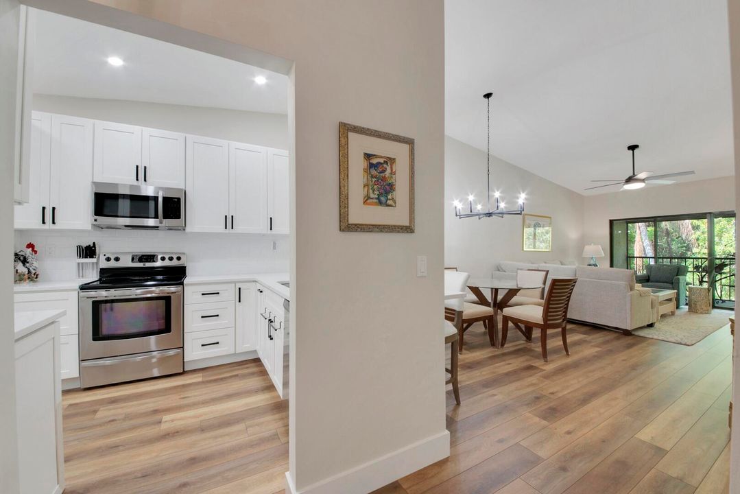 En Venta: $324,900 (2 camas, 2 baños, 1200 Pies cuadrados)