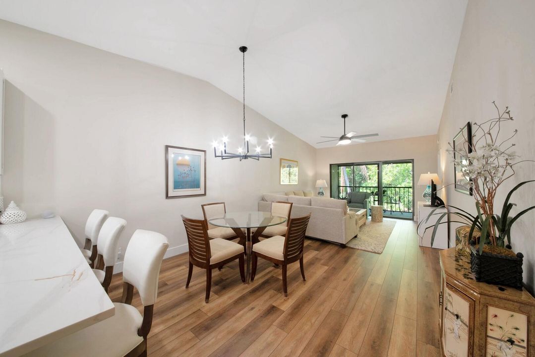 En Venta: $324,900 (2 camas, 2 baños, 1200 Pies cuadrados)