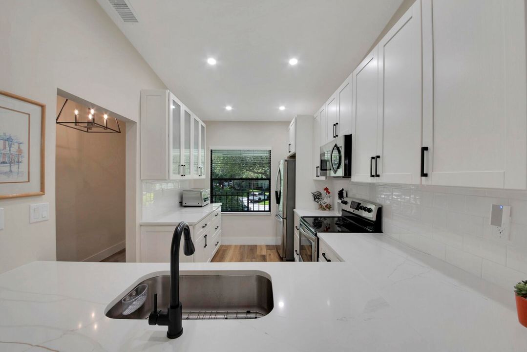 En Venta: $324,900 (2 camas, 2 baños, 1200 Pies cuadrados)