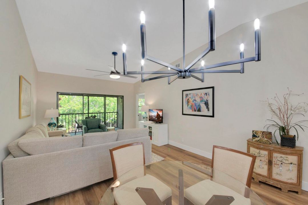 En Venta: $324,900 (2 camas, 2 baños, 1200 Pies cuadrados)