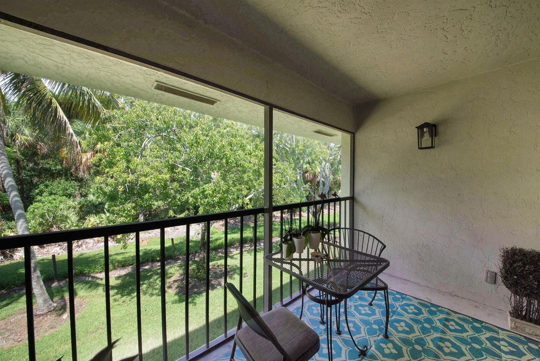 En Venta: $324,900 (2 camas, 2 baños, 1200 Pies cuadrados)