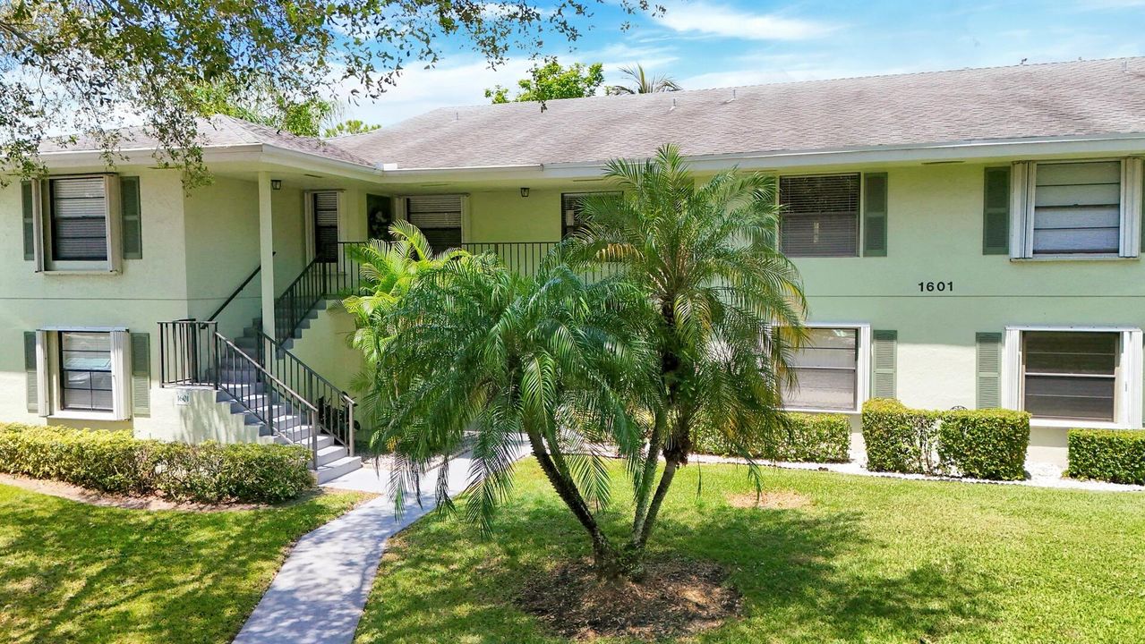 En Venta: $324,900 (2 camas, 2 baños, 1200 Pies cuadrados)