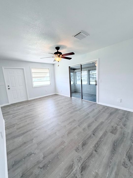 For Sale: $290,000 (3 beds, 1 baths, 1520 Square Feet)