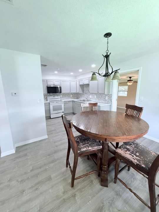 For Sale: $290,000 (3 beds, 1 baths, 1520 Square Feet)