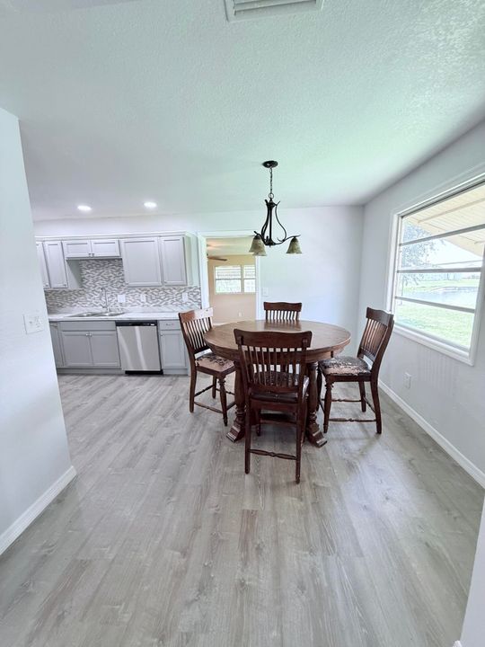 For Sale: $290,000 (3 beds, 1 baths, 1520 Square Feet)