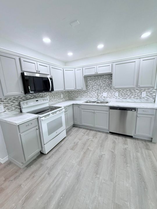 For Sale: $290,000 (3 beds, 1 baths, 1520 Square Feet)