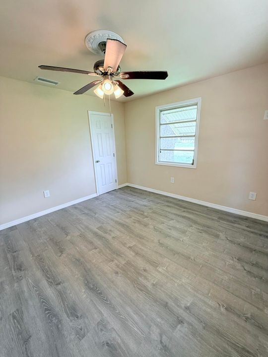 For Sale: $290,000 (3 beds, 1 baths, 1520 Square Feet)