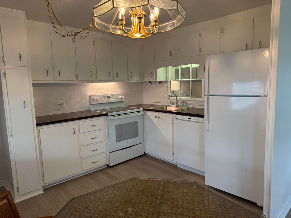 En Venta: $184,000 (2 camas, 2 baños, 944 Pies cuadrados)