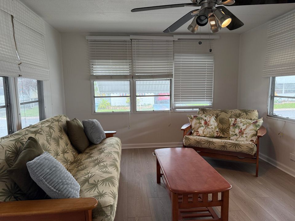 En Venta: $184,000 (2 camas, 2 baños, 944 Pies cuadrados)