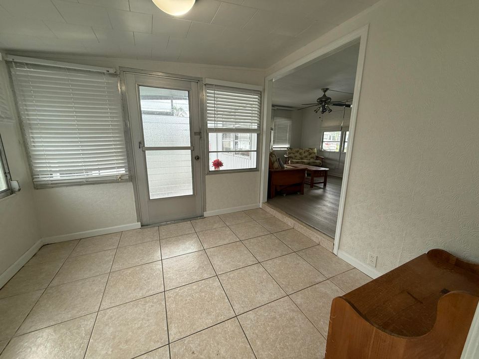 En Venta: $184,000 (2 camas, 2 baños, 944 Pies cuadrados)