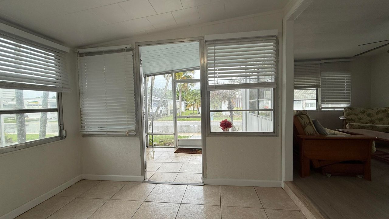 En Venta: $184,000 (2 camas, 2 baños, 944 Pies cuadrados)