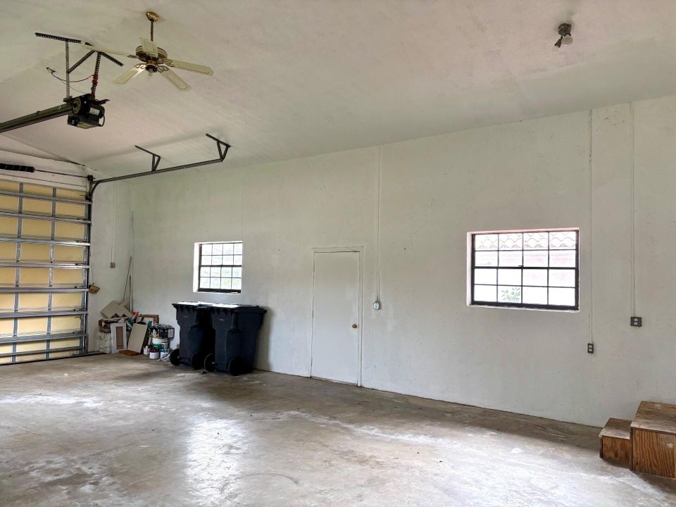 En Venta: $995,000 (4 camas, 2 baños, 2859 Pies cuadrados)