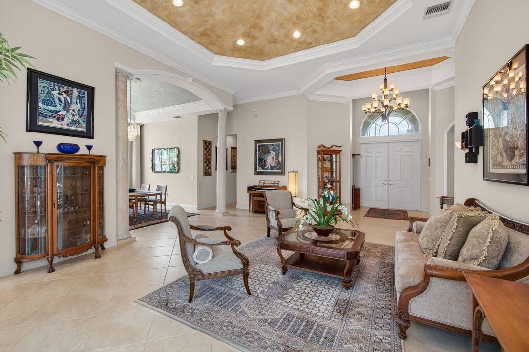 Activo con contrato: $1,125,000 (5 camas, 4 baños, 3372 Pies cuadrados)