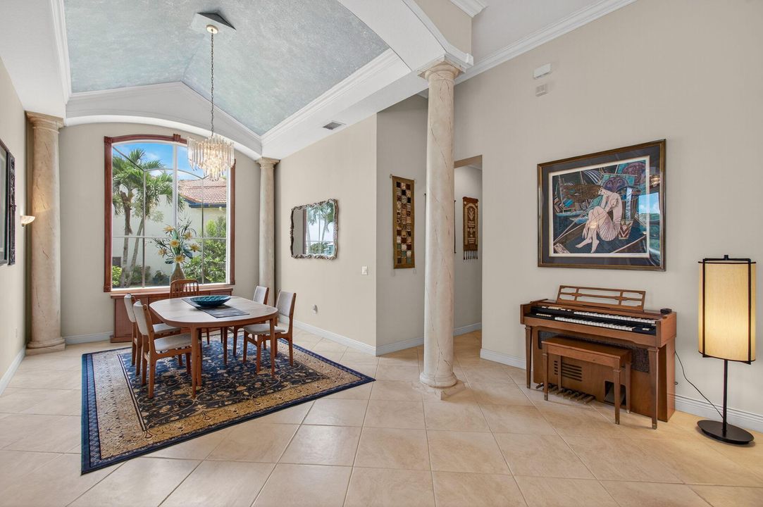 Activo con contrato: $1,125,000 (5 camas, 4 baños, 3372 Pies cuadrados)