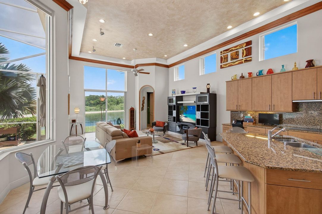 Activo con contrato: $1,125,000 (5 camas, 4 baños, 3372 Pies cuadrados)