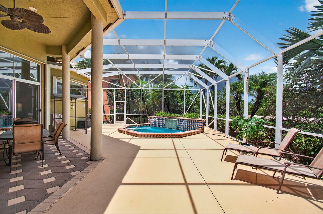 Activo con contrato: $1,125,000 (5 camas, 4 baños, 3372 Pies cuadrados)