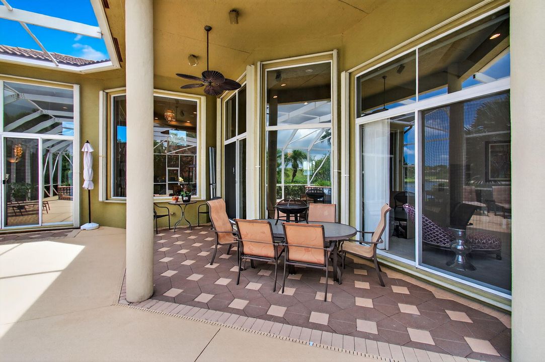 Activo con contrato: $1,125,000 (5 camas, 4 baños, 3372 Pies cuadrados)