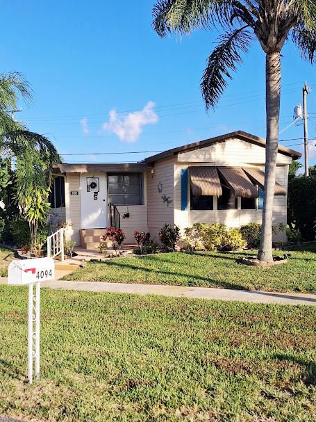 Active With Contract: $129,800 (2 beds, 1 baths, 728 Square Feet)