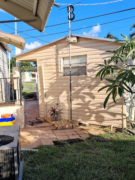 Active With Contract: $129,800 (2 beds, 1 baths, 728 Square Feet)