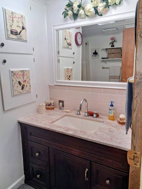 Active With Contract: $129,800 (2 beds, 1 baths, 728 Square Feet)