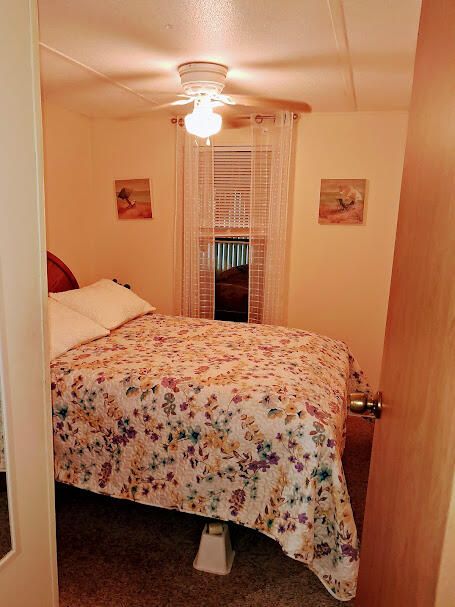 Active With Contract: $129,800 (2 beds, 1 baths, 728 Square Feet)