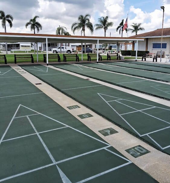 Active With Contract: $129,800 (2 beds, 1 baths, 728 Square Feet)