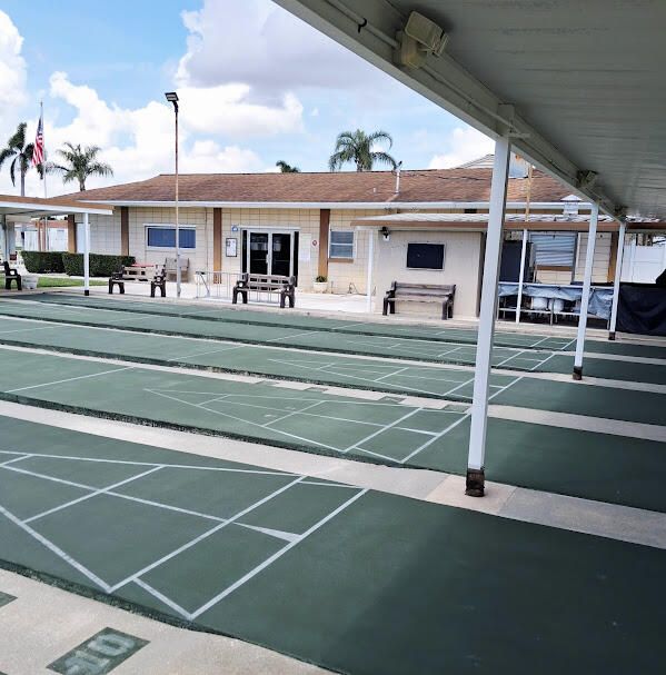 Active With Contract: $129,800 (2 beds, 1 baths, 728 Square Feet)