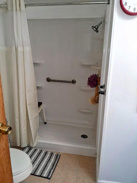 Active With Contract: $129,800 (2 beds, 1 baths, 728 Square Feet)