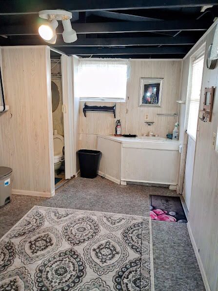 Active With Contract: $129,800 (2 beds, 1 baths, 728 Square Feet)