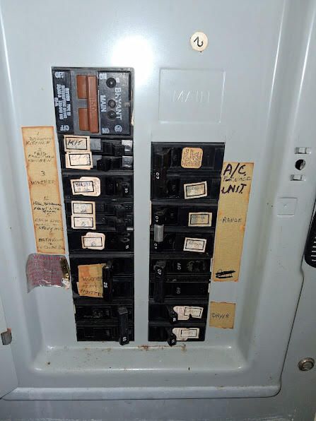 Active With Contract: $129,800 (2 beds, 1 baths, 728 Square Feet)