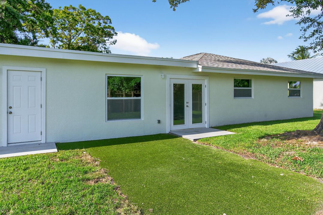 For Sale: $749,000 (5 beds, 3 baths, 2444 Square Feet)