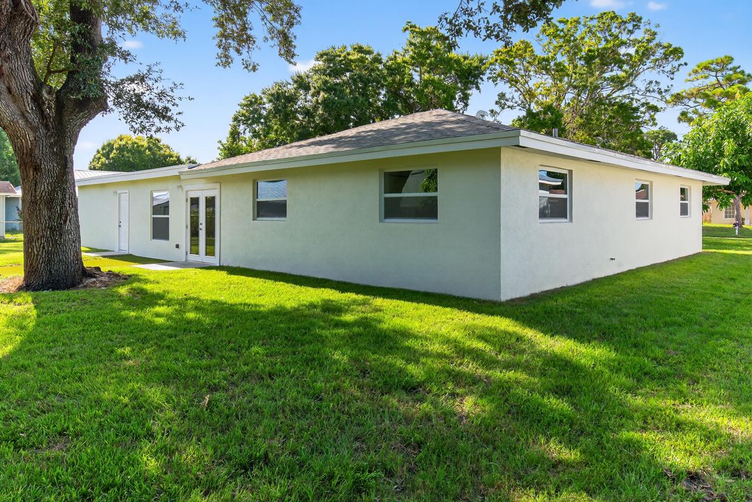 For Sale: $749,000 (5 beds, 3 baths, 2444 Square Feet)