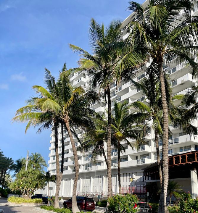 待售: $295,000 (1 贝兹, 1 浴室, 530 平方英尺)