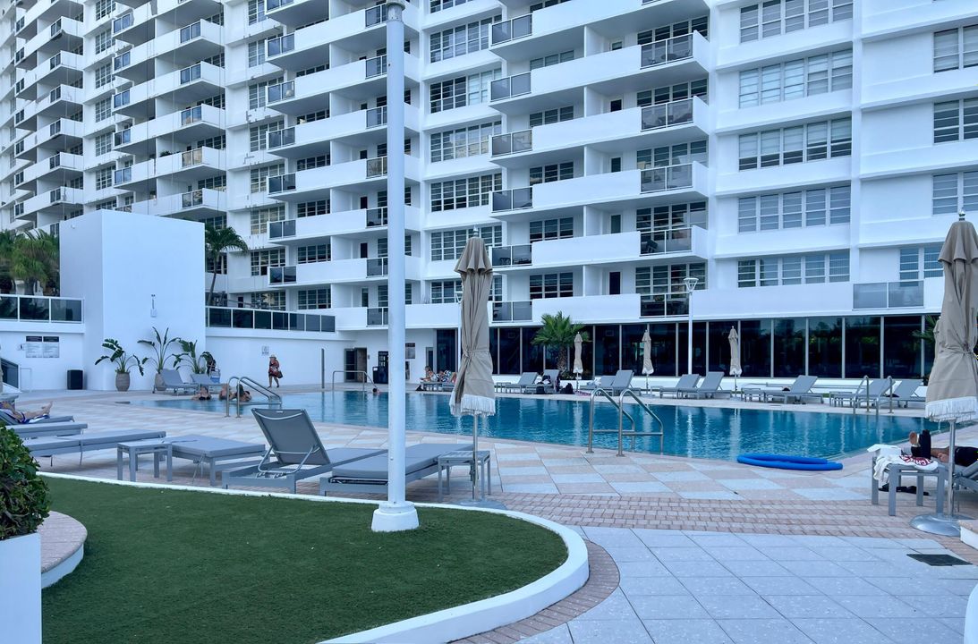 待售: $295,000 (1 贝兹, 1 浴室, 530 平方英尺)