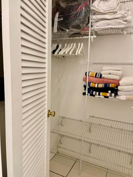 待售: $295,000 (1 贝兹, 1 浴室, 530 平方英尺)