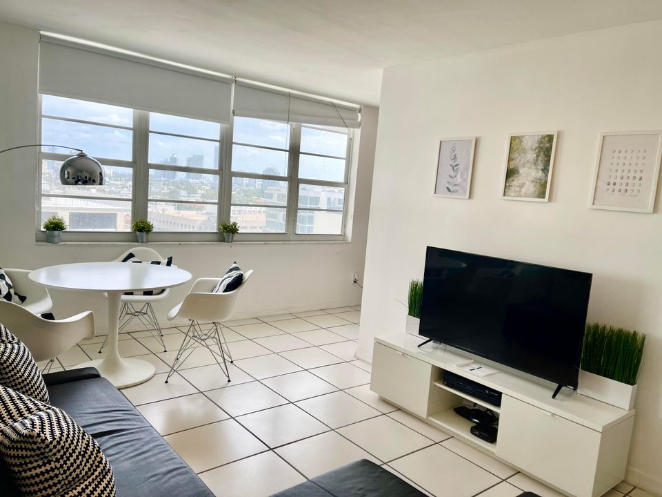 待售: $295,000 (1 贝兹, 1 浴室, 530 平方英尺)