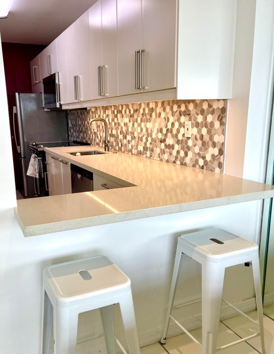 待售: $295,000 (1 贝兹, 1 浴室, 530 平方英尺)