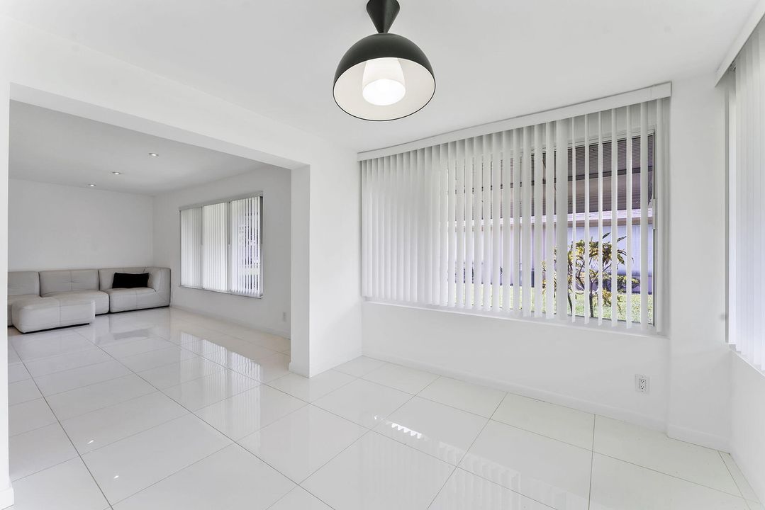 Под контрактом: $259,000 (2 спален, 2 ванн, 1137 Квадратных фут)