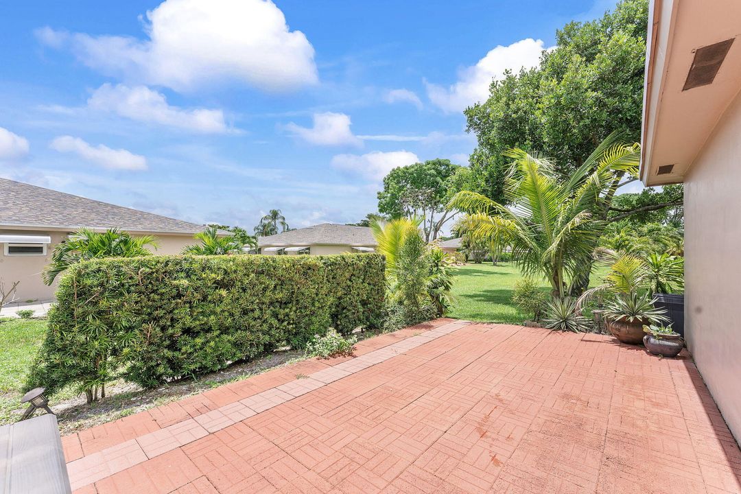 Под контрактом: $259,000 (2 спален, 2 ванн, 1137 Квадратных фут)