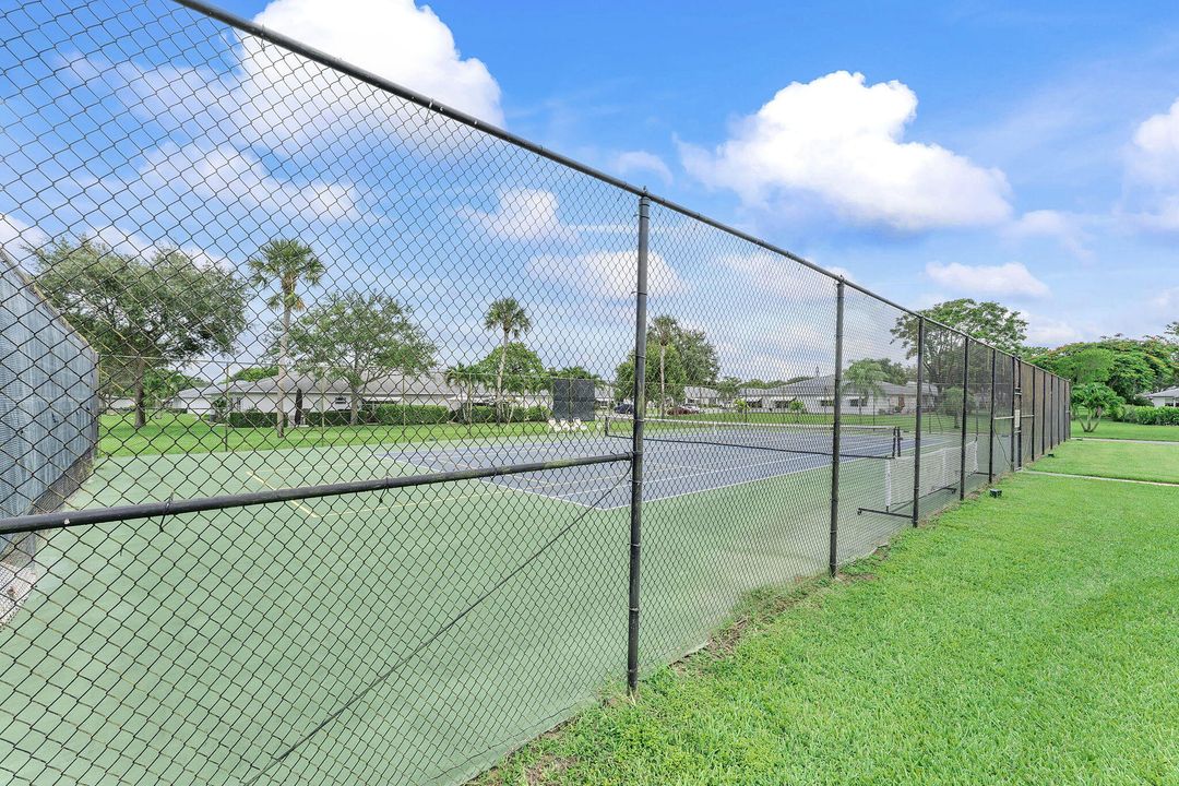 Под контрактом: $259,000 (2 спален, 2 ванн, 1137 Квадратных фут)