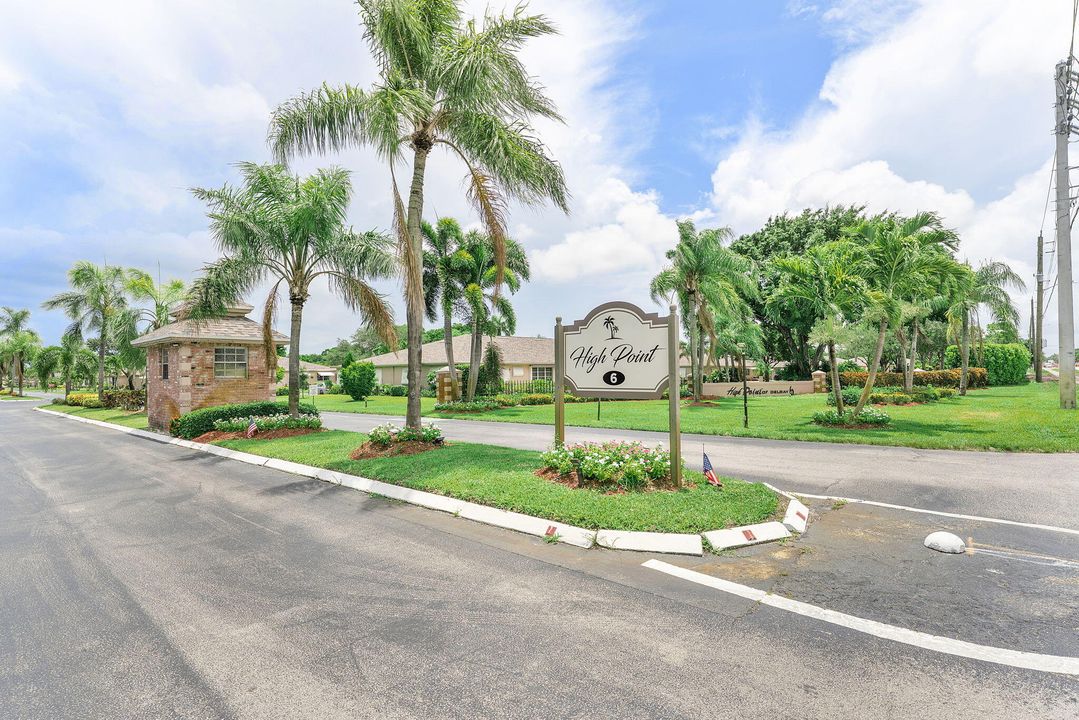 Под контрактом: $259,000 (2 спален, 2 ванн, 1137 Квадратных фут)