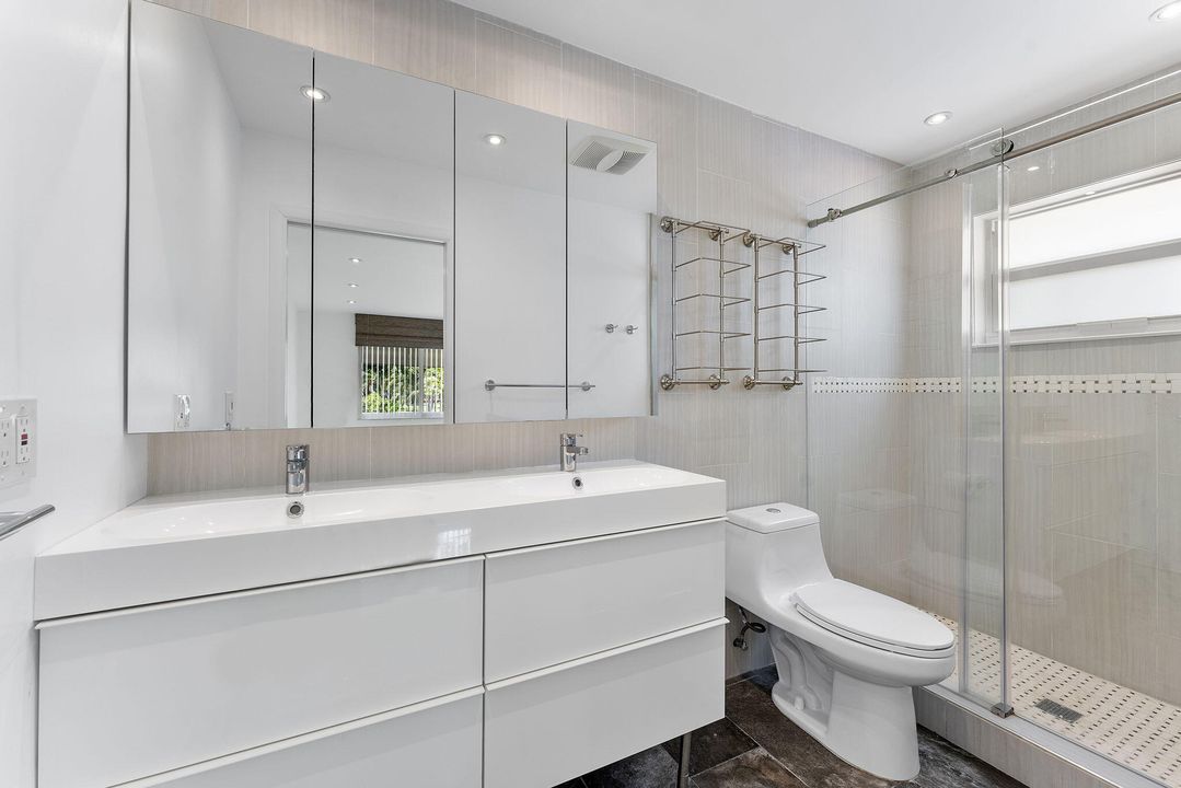 Под контрактом: $259,000 (2 спален, 2 ванн, 1137 Квадратных фут)