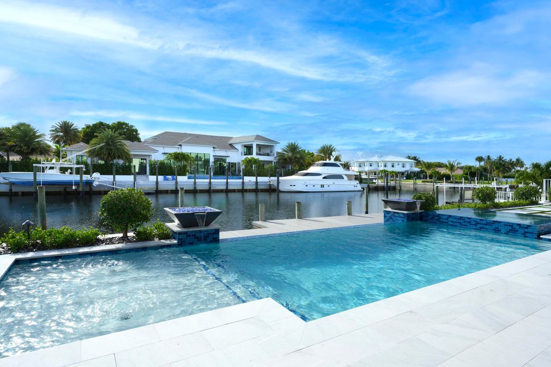 For Sale: $8,750,000 (5 beds, 7 baths, 5804 Square Feet)