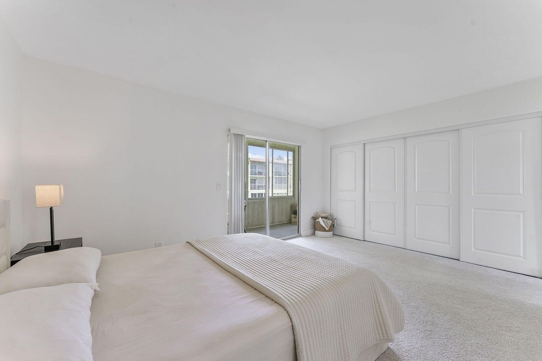 待售: $127,000 (1 贝兹, 1 浴室, 720 平方英尺)