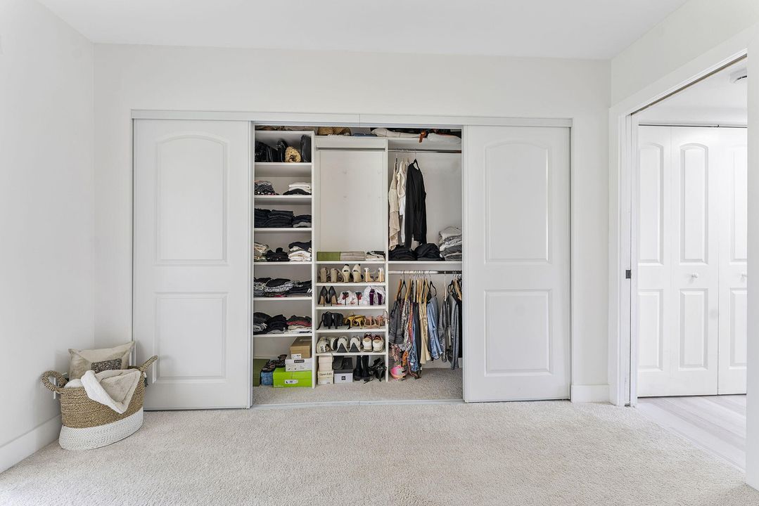 待售: $127,000 (1 贝兹, 1 浴室, 720 平方英尺)