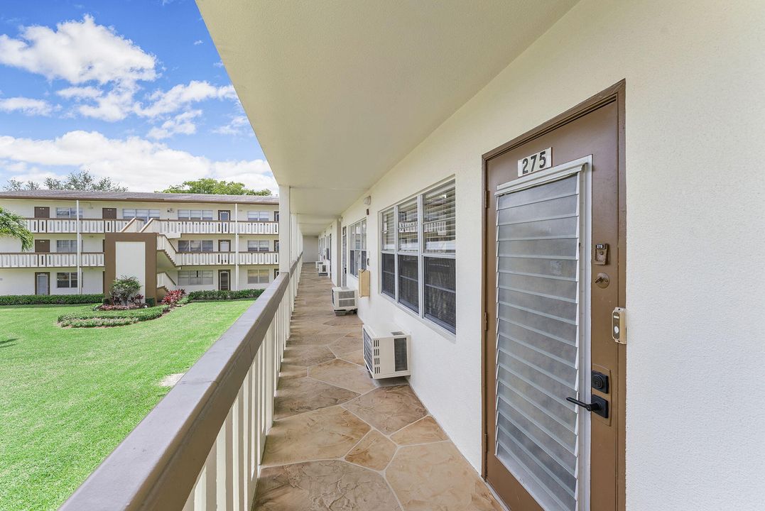 待售: $127,000 (1 贝兹, 1 浴室, 720 平方英尺)