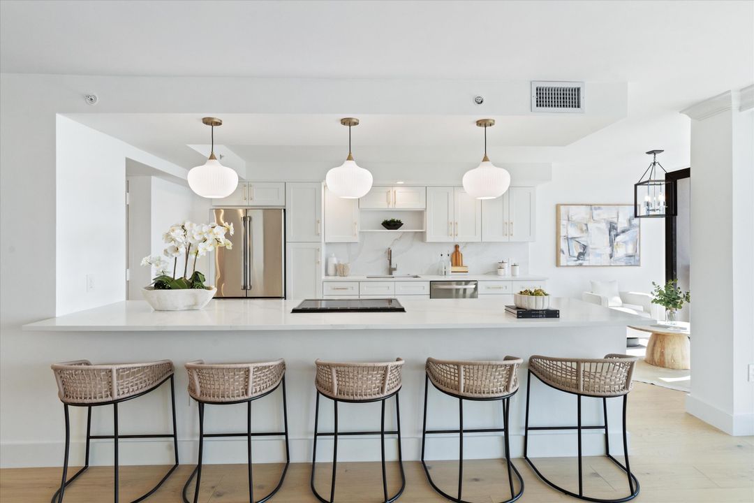 合同活跃: $1,399,000 (2 贝兹, 2 浴室, 1627 平方英尺)