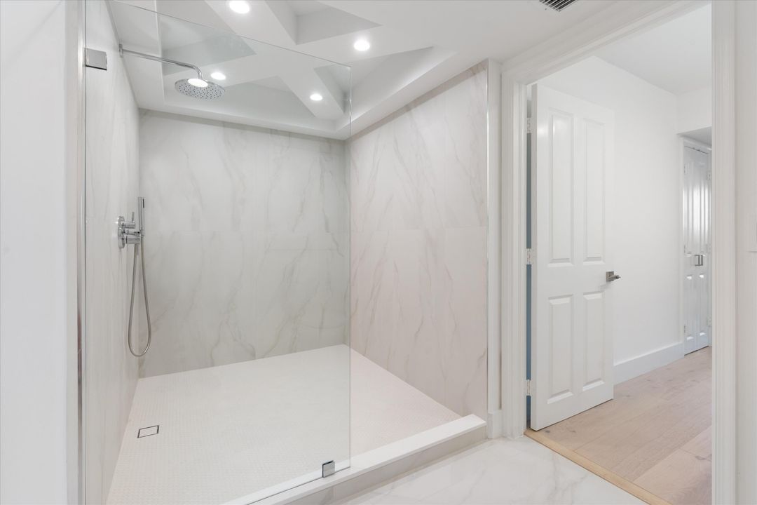 合同活跃: $1,399,000 (2 贝兹, 2 浴室, 1627 平方英尺)